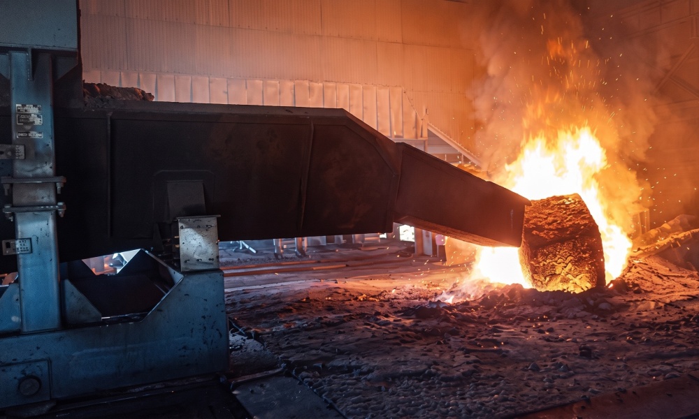 Molten metal for peening media production
