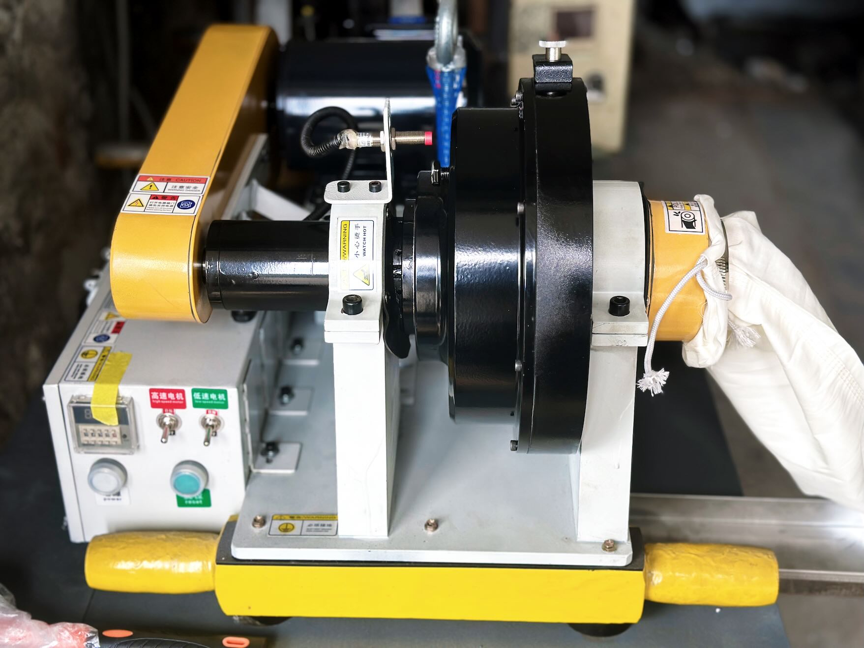 Zhongxing Metal moderniza su máquina de prueba de vida útil de abrasivos para mejorar el control de calidad de los abrasivos de acero.